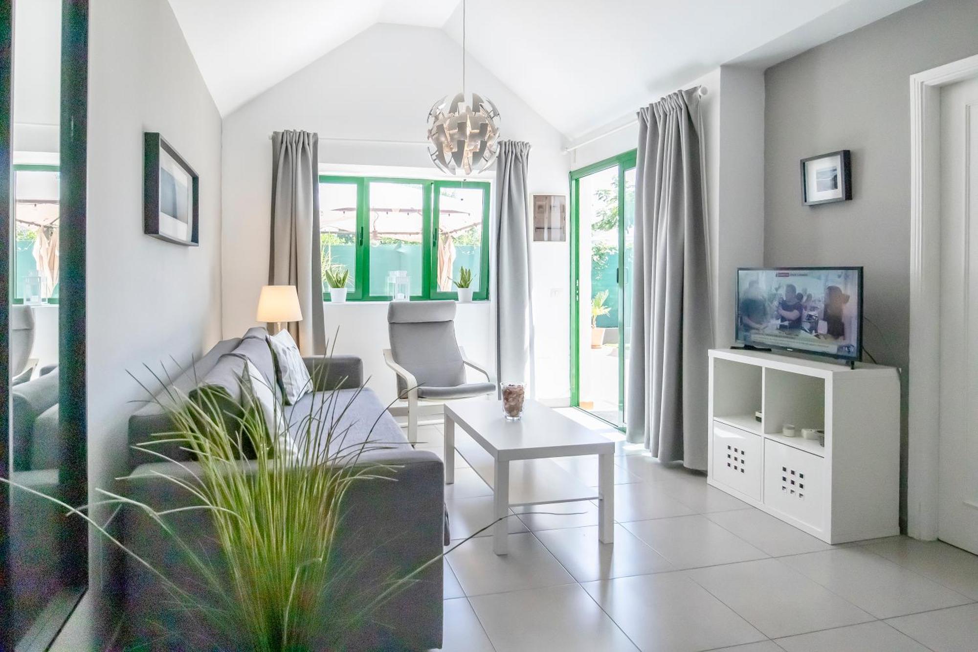 Aloha - Wonderful Private Terrace Apartment